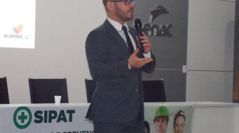 Presidente da AMATRA19 Nilton Beltrão palestra para profissionais da saúde no SENAC