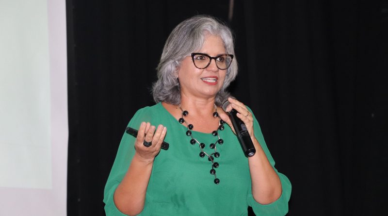 Gestora do Programa Trabalho Seguro, juíza Carolina Bertrand apresenta seminário Abril Verde em Arapiraca